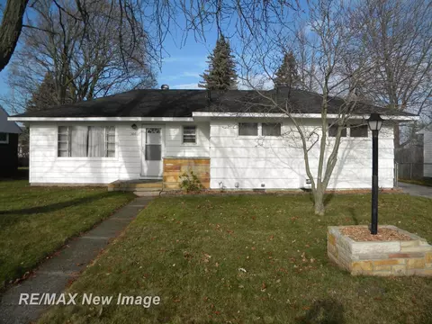 386 E Perkins, Merrill, MI 48637