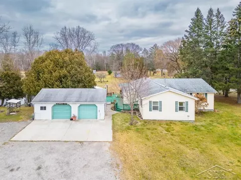 1517 Estey, Beaverton, MI 48612