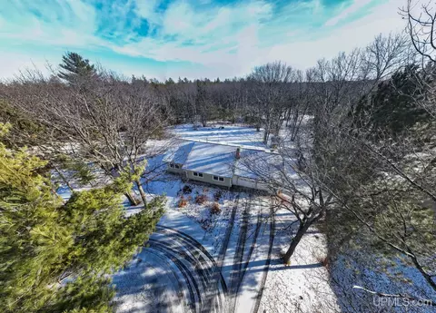 185 Oakridge, Marquette, MI 49855