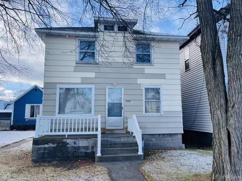 320 S 10th, Escanaba, MI 49829