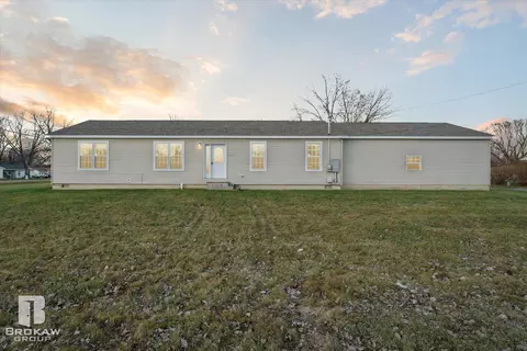 4285 Dexel, Burton, MI 48519