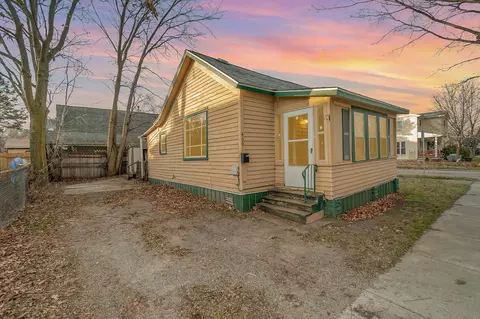 400 19th, Bay City, MI 48708