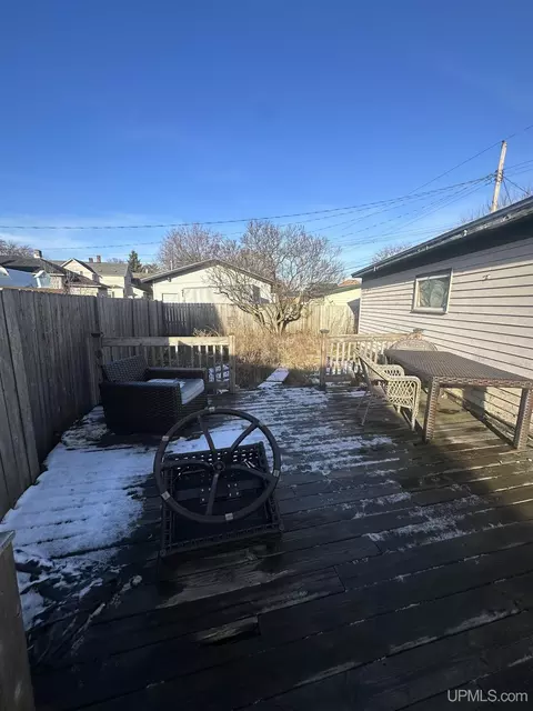 814 S 3rd, Escanaba, MI 49829 photo 4