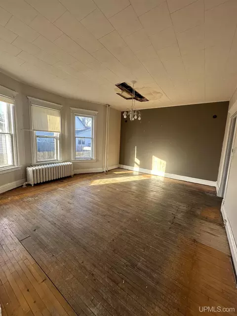 814 S 3rd, Escanaba, MI 49829 photo 6