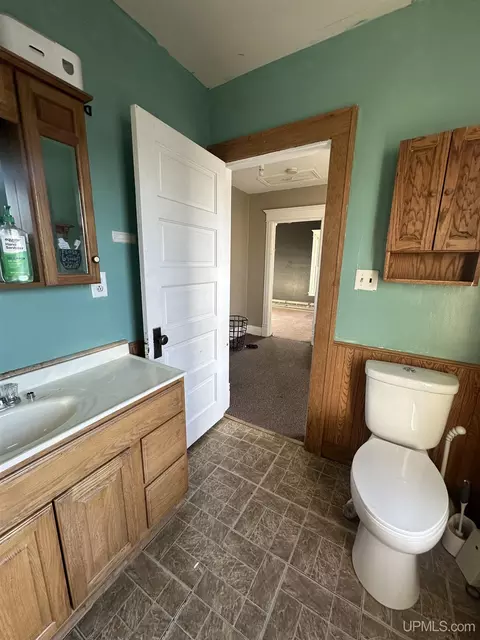 814 S 3rd, Escanaba, MI 49829 photo 16