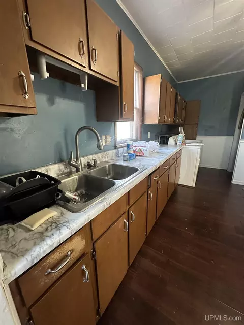 814 S 3rd, Escanaba, MI 49829 photo 8