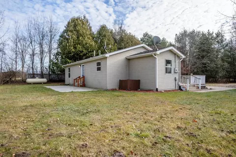 4306 Willford, Gladwin, MI 48624 photo 3