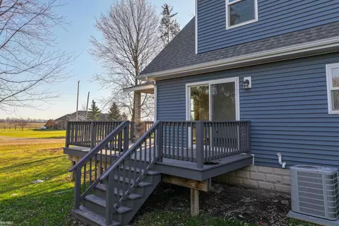 253 N Smith, Owosso, MI 48867 photo 7
