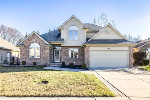 34142 Flower Hl, Fraser, MI 48026