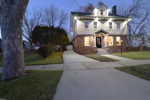 1015 Court, Port Huron, MI 48060