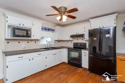 10939 Maple, Temperance, MI 48182 photo 17
