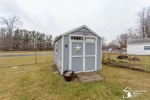 10939 Maple, Temperance, MI 48182 photo 39