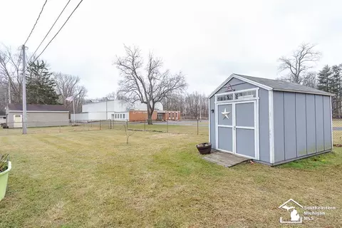 10939 Maple, Temperance, MI 48182 photo 38
