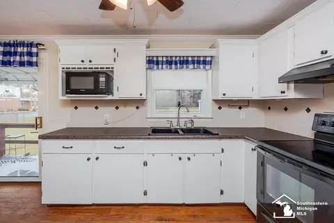 10939 Maple, Temperance, MI 48182 photo 14
