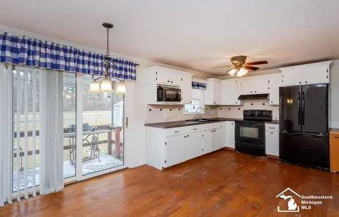 10939 Maple, Temperance, MI 48182 photo 10