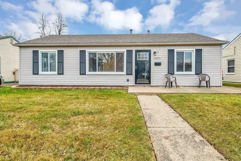 26543 Arlington, Roseville, MI 48066