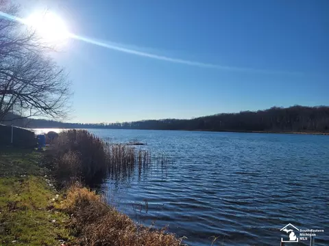 1234 Vincent Lk, Tekonsha, MI 49092