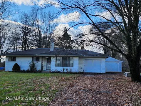 4154 S Washington, Saginaw, MI 48601