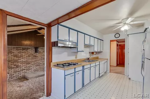 2473 Mac Arthur, Adrian, MI 49221 photo 11