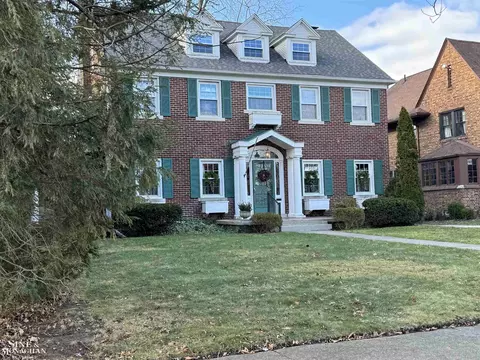 895 Westchester, Grosse Pointe Park, MI 48230