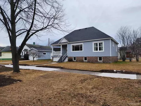800 S 15th #N/A, Escanaba, MI 49829
