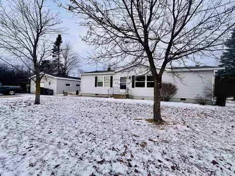 5154 12th, Escanaba, MI 49829