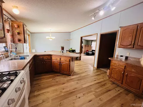 5154 12th, Escanaba, MI 49829 photo 4