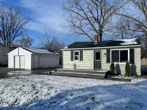 2137 Scottwood, Burton, MI 48529