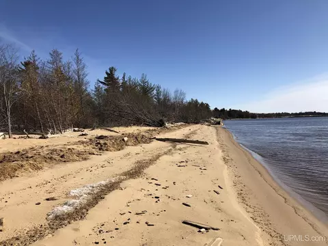 Tbd Us2, Manistique, MI 49854
