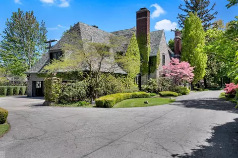 16632 E Jefferson, Grosse Pointe Park, MI 48230 photo 1