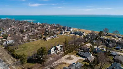 16632 E Jefferson, Grosse Pointe Park, MI 48230 photo 2