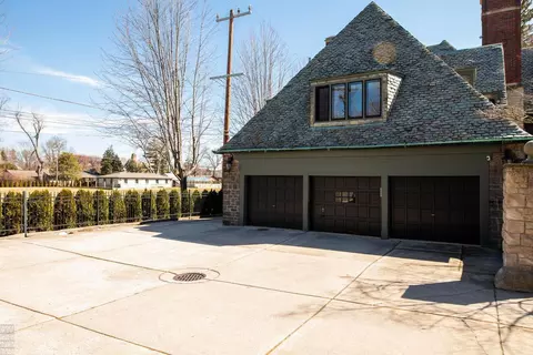 16632 E Jefferson, Grosse Pointe Park, MI 48230 photo 60