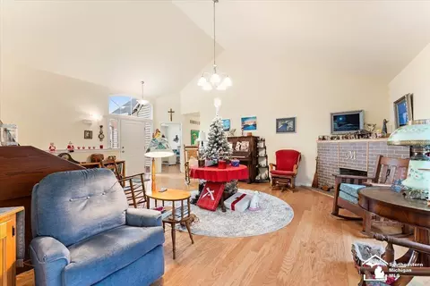 17297 Spartan Dr, Taylor, MI 48174 photo 6