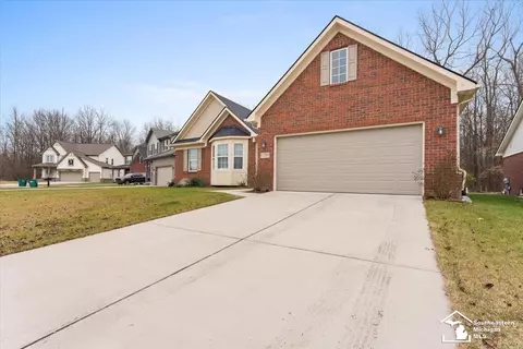17297 Spartan Dr, Taylor, MI 48174 photo 3
