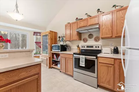 17297 Spartan Dr, Taylor, MI 48174 photo 12