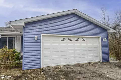 1198 S Morrish, Flint, MI 48532 photo 4