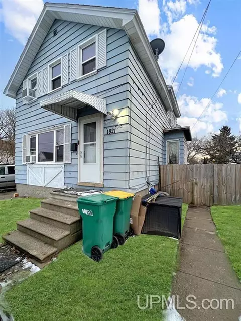 1821 Lewis, Marinette, WI 54143