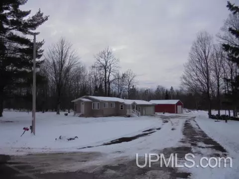 610 N County Road 519, Wakefield, MI 49968