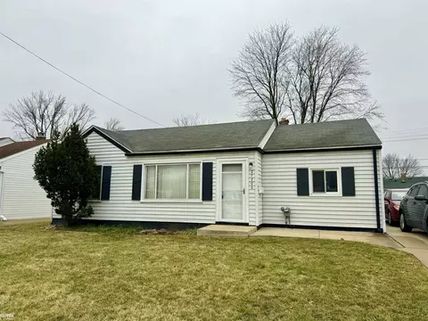 27200 Grandmont, Roseville, MI 48066