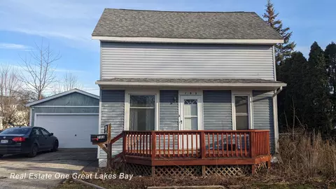 703 S Warner, Bay City, MI 48706