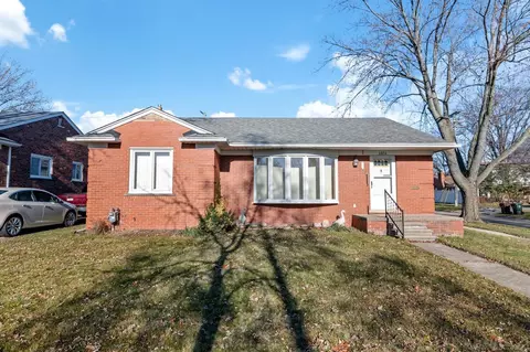 1676 Aline, Grosse Pointe Woods, MI 48236