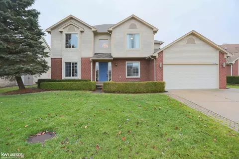 55199 Pacific Rdg, Macomb, MI 48042