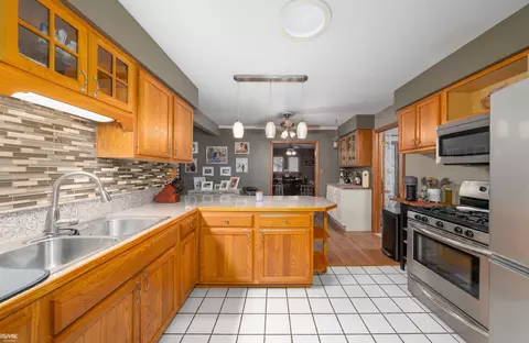 365 Colonial, Algonac, MI 48001 photo 7