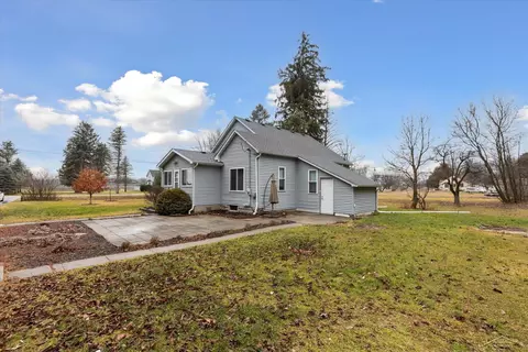 2367 S 9 Mile Rd, Kawkawlin, MI 48631