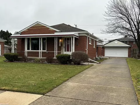 23078 Courtland, Eastpointe, MI 48021