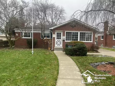 3856 Fairlane, Trenton, MI 48183