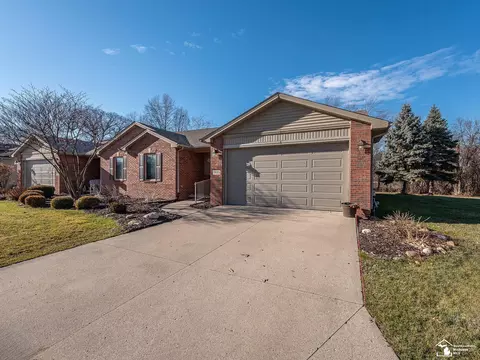 1905 Winding Mdws, Monroe, MI 48162
