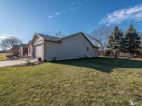 1905 Winding Mdws, Monroe, MI 48162 photo 26