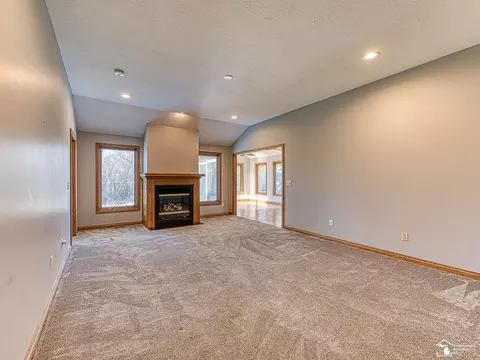 1905 Winding Mdws, Monroe, MI 48162 photo 11