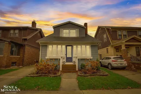 1231 Lakepointe, Grosse Pointe Park, MI 48230